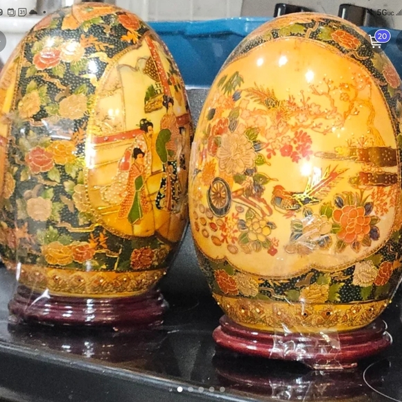 Japanese Satsuma-style porcelain decorative eggs hand-painted Large / Set Of 2 - Picture 1 of 6